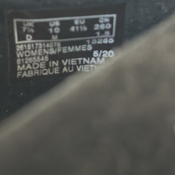 Clarks Women’s Un Cosmo Go Heeled Kiltie Loafer in Black Suede Leather Size 10 - Picture 9 of 9